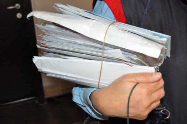 Directorii din Poşta Română au renunţat benevol la salariile compensatorii